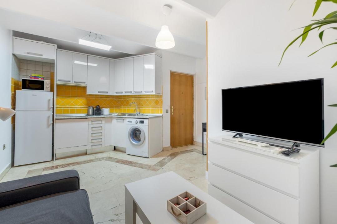 2 Bedroom 1 Bathroom Furnished - Sol - Cozy Vintage - Mintystay Madrid Extérieur photo