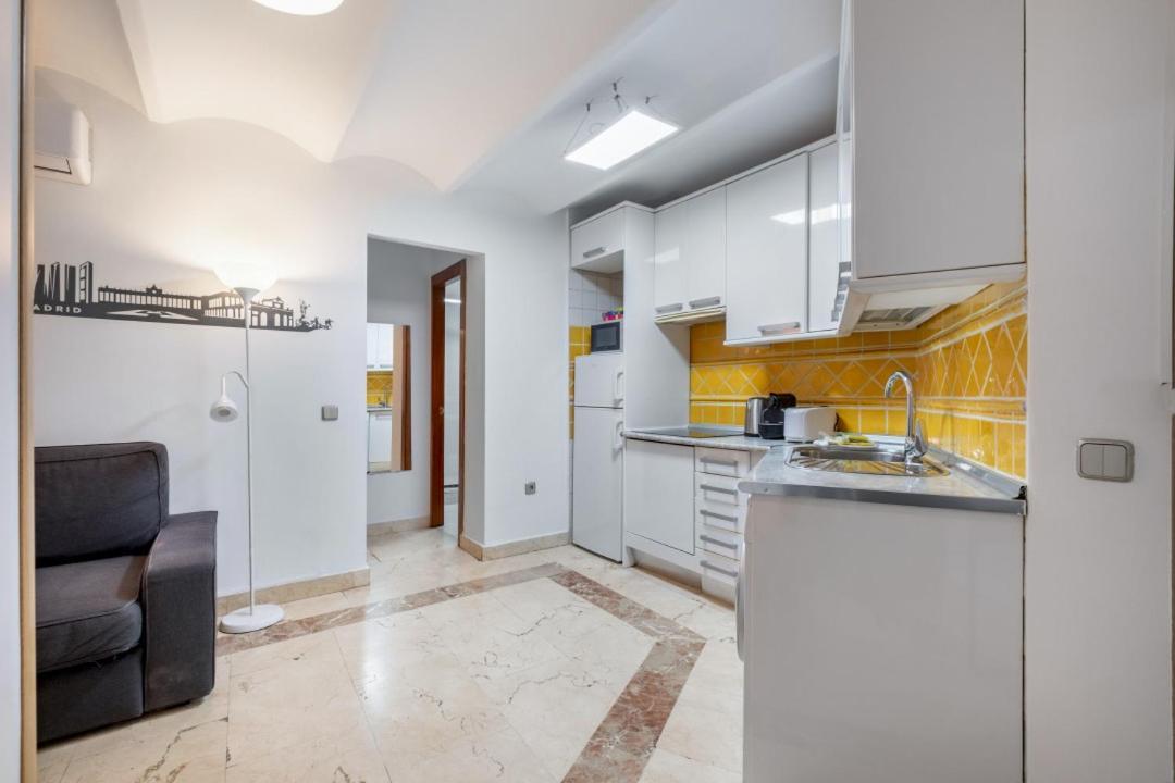 2 Bedroom 1 Bathroom Furnished - Sol - Cozy Vintage - Mintystay Madrid Extérieur photo