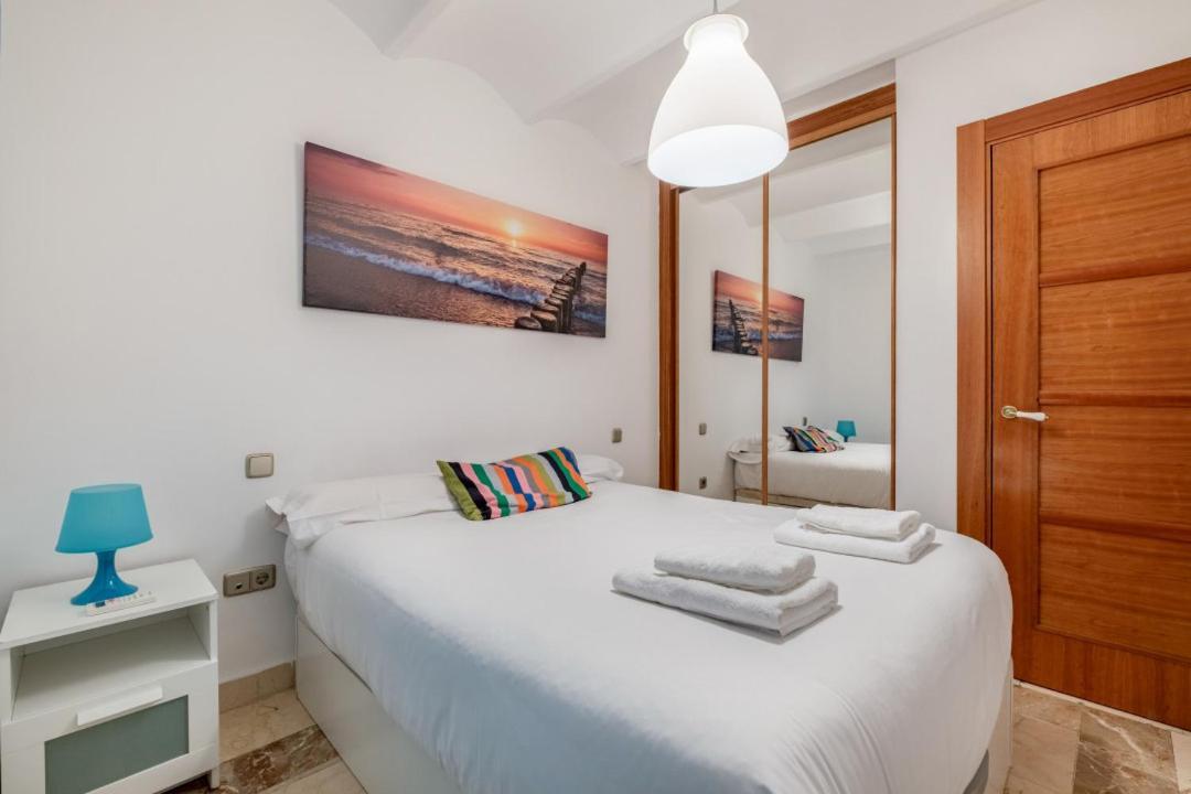 2 Bedroom 1 Bathroom Furnished - Sol - Cozy Vintage - Mintystay Madrid Extérieur photo