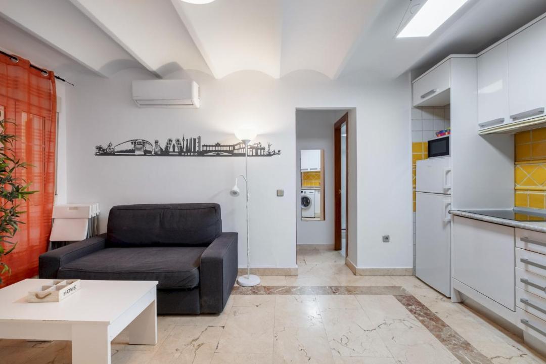 2 Bedroom 1 Bathroom Furnished - Sol - Cozy Vintage - Mintystay Madrid Extérieur photo